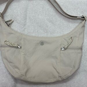 lululemon slouchy sling bag